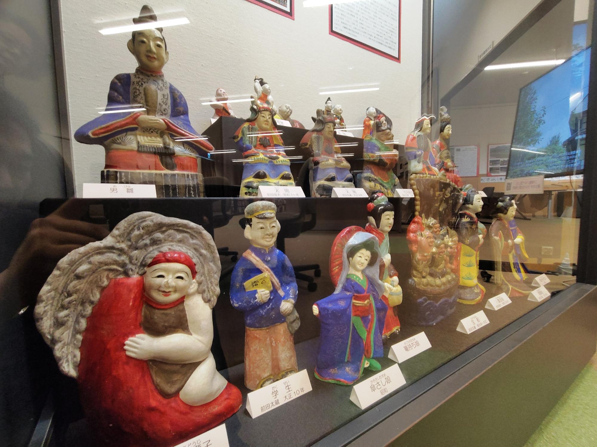 土人形展示アップ