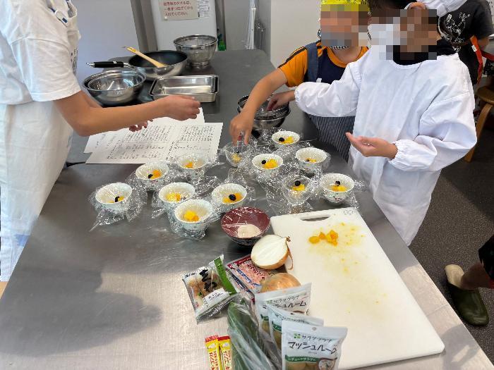 夏のチャレンジキッズ2025（調理実習）の様子