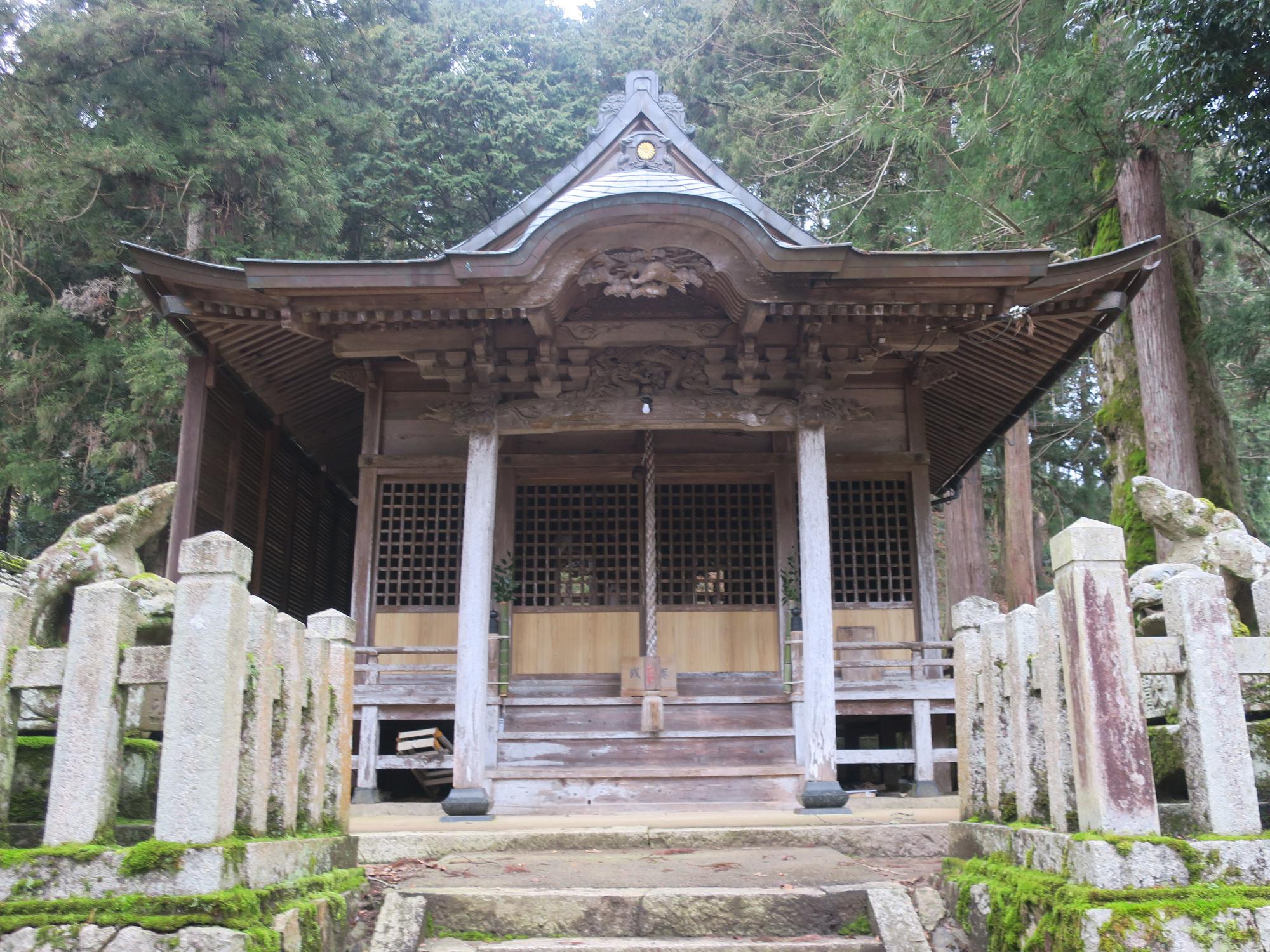 乙屋神社の拝殿
