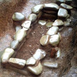 山崎城で発見された古墳の石棺