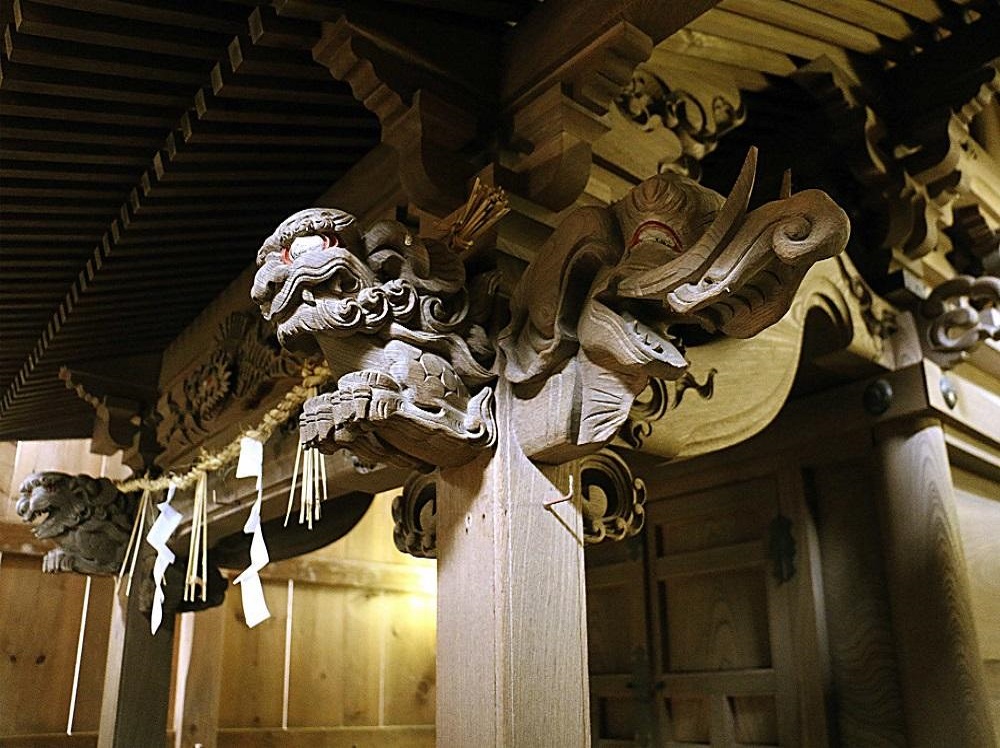 栲幡原神社本殿の彫刻