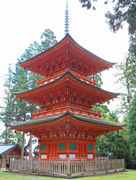 名草神社三重塔
