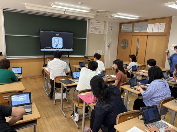 1人1台端末活用方法についての研修の様子