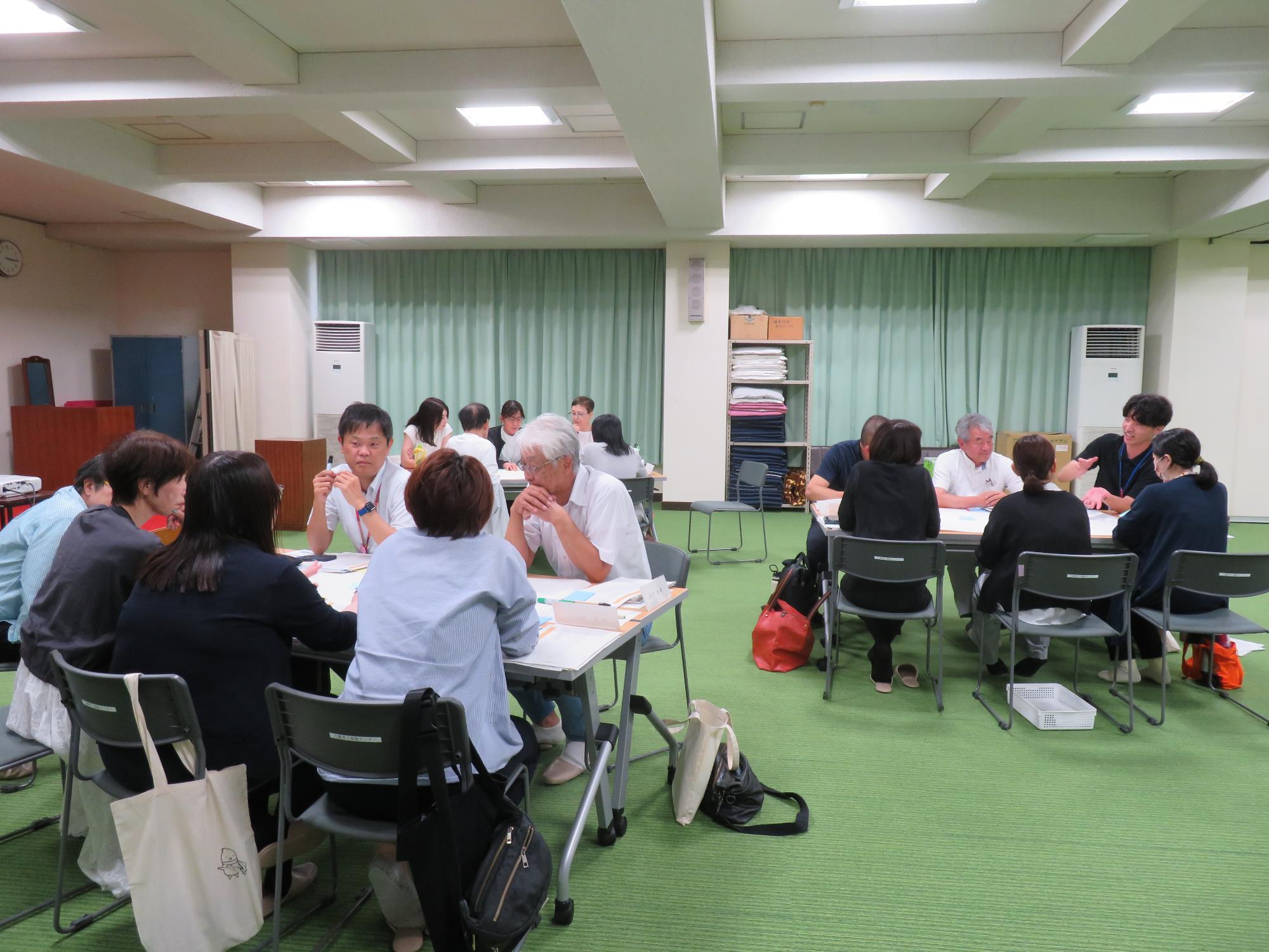 策定委員会のようす2